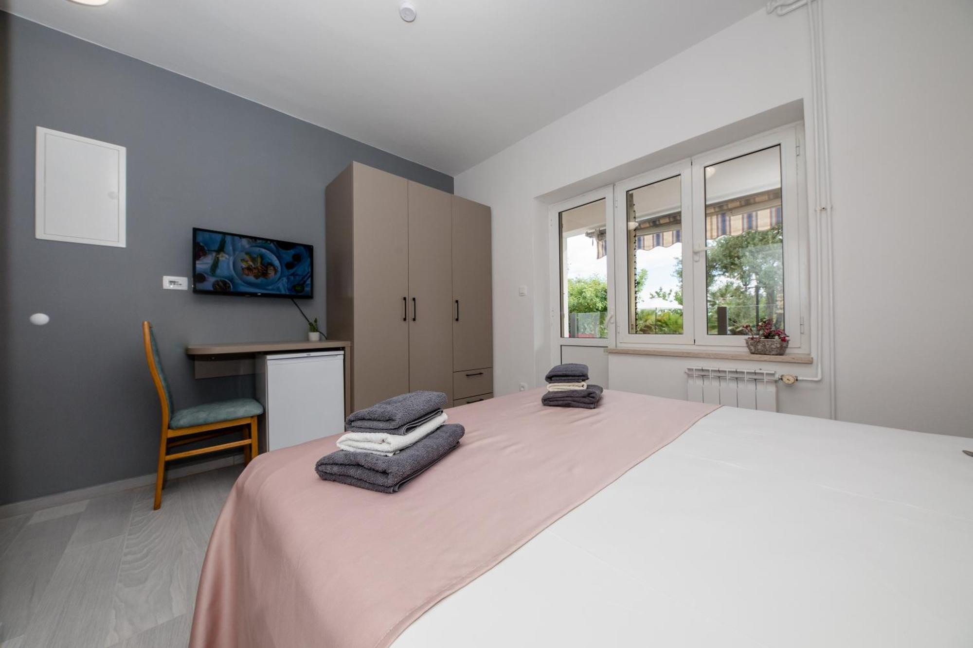 Apartments Vesela Banjol Cameră foto